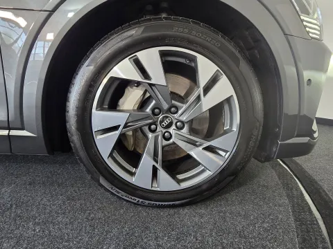 Audi e-tron 55 S line Edition quattro cvt - Immagine 16