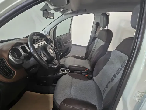 Fiat Panda 1.3 mjt 16v Cross 4x4 s&s 95cv - Immagine 9