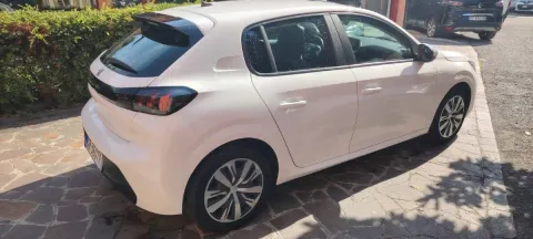 Peugeot 208 1.2 puretech Active s&s 75cv - Immagine 10