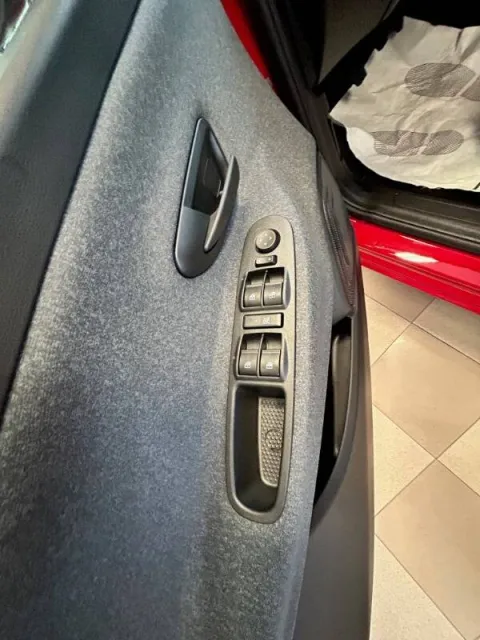 Lancia Ypsilon 1.0 firefly hybrid Silver Plus s&s 70cv - Immagine 6