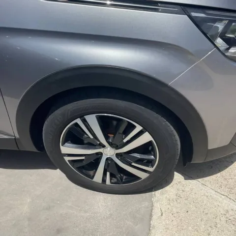 Peugeot 5008 1.5 bluehdi Allure s&s 130cv 7p.ti eat8 - Immagine 8