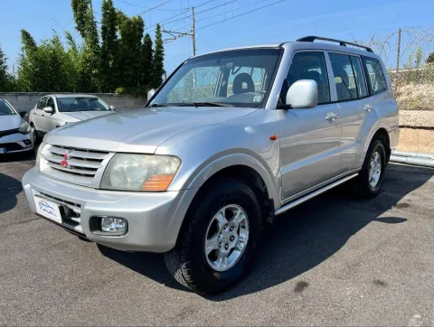 Mitsubishi Pajero 5p 3.2 tdi 16v di-d GLS-2 auto - Immagine 1