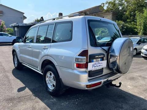 Mitsubishi Pajero 5p 3.2 tdi 16v di-d GLS-2 auto - Immagine 3