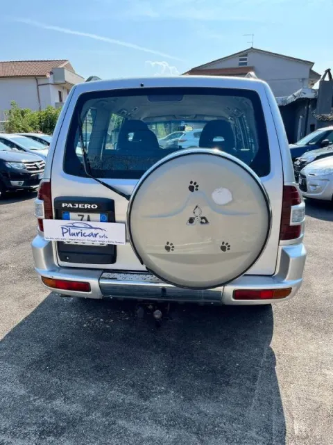 Mitsubishi Pajero 5p 3.2 tdi 16v di-d GLS-2 auto - Immagine 4
