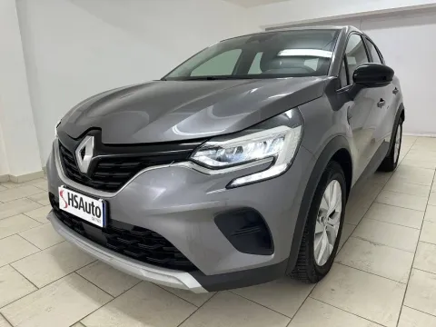 Renault Captur 1.6 E-Tech hybrid Business 145cv auto - Immagine 1