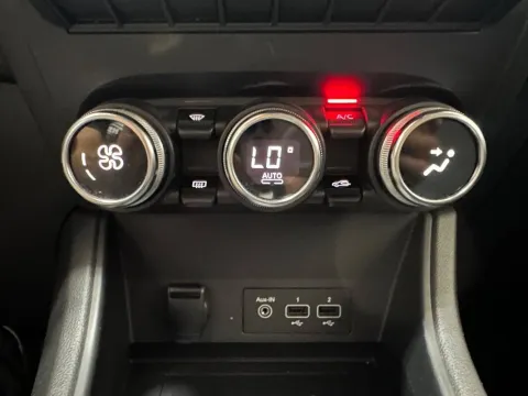 Renault Captur 1.6 E-Tech hybrid Business 145cv auto - Immagine 20