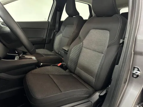 Renault Captur 1.6 E-Tech hybrid Business 145cv auto - Immagine 22