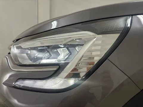 Renault Captur 1.6 E-Tech hybrid Business 145cv auto - Immagine 27
