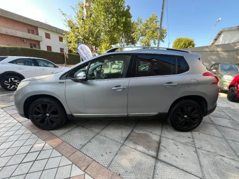 Peugeot 2008 1.6 bluehdi Black Matt 100cv - Immagine 3