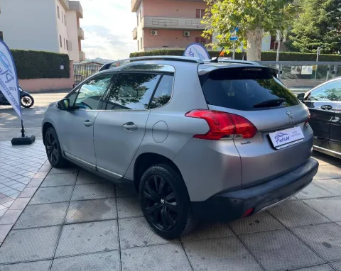 Peugeot 2008 1.6 bluehdi Black Matt 100cv - Immagine 4