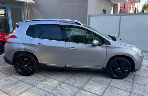 Peugeot 2008 1.6 bluehdi Black Matt 100cv - Immagine 7