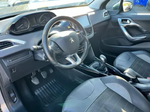 Peugeot 2008 1.6 bluehdi Black Matt 100cv - Immagine 11