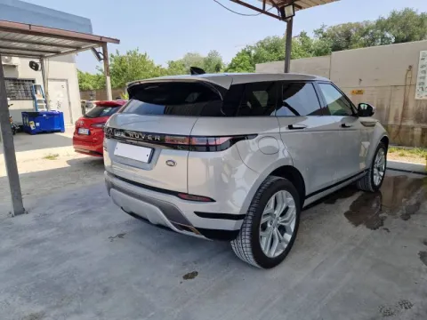 Land Rover Range Rover Evoque 2.0 i4 mhev R-Dynamic HSE awd 200cv auto - Immagine 3
