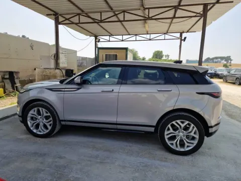 Land Rover Range Rover Evoque 2.0 i4 mhev R-Dynamic HSE awd 200cv auto - Immagine 6