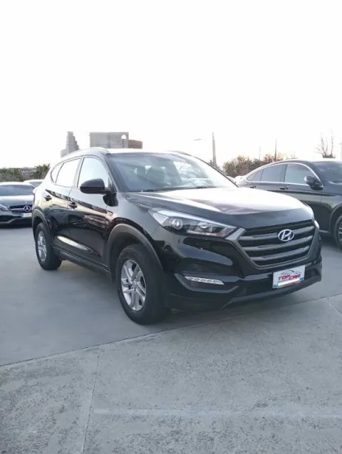 Hyundai Tucson 1.7 crdi Comfort Plus Pack 2wd 115cv - Immagine 1