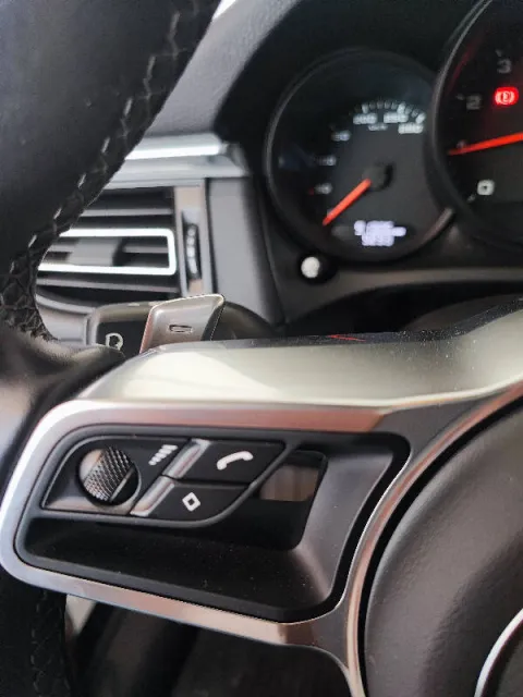 Porsche Macan 2.0 245cv pdk - Immagine 17