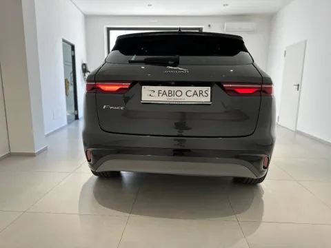 Jaguar F-Pace 2.0d i4 mhev R-Dynamic S awd 204cv auto - Immagine 5