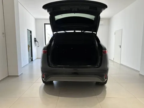 Jaguar F-Pace 2.0d i4 mhev R-Dynamic S awd 204cv auto - Immagine 7