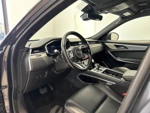 Jaguar F-Pace 2.0d i4 mhev R-Dynamic S awd 204cv auto - Immagine 10