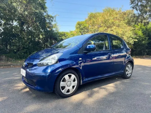 Toyota Aygo 5p 1.0 Deep Ocean Connect m-mt - Immagine 1