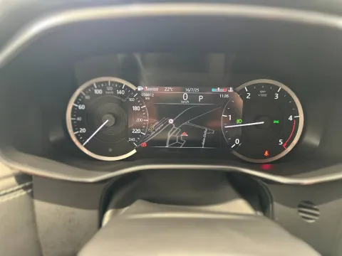 Jaguar F-Pace 2.0d i4 mhev R-Dynamic S awd 204cv auto - Immagine 14