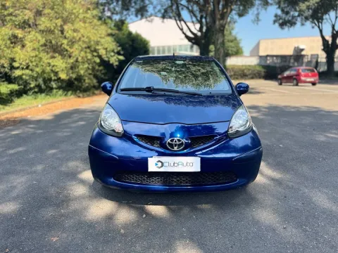 Toyota Aygo 5p 1.0 Deep Ocean Connect m-mt - Immagine 2