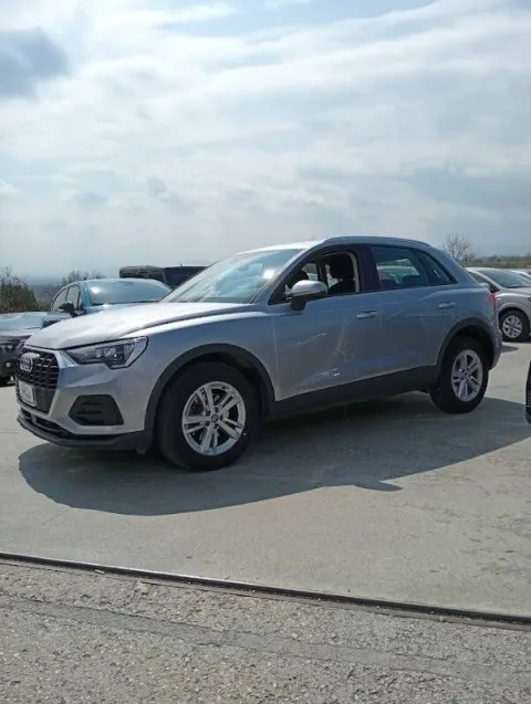 Audi Q3 35 2.0 tdi Business s-tronic - Immagine 3