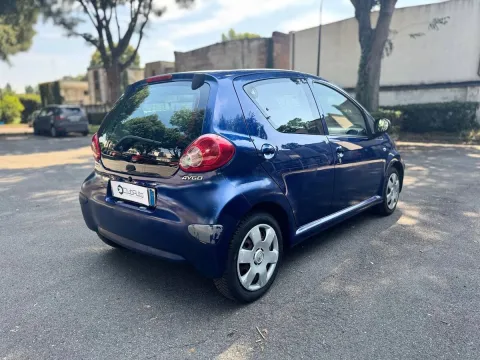 Toyota Aygo 5p 1.0 Deep Ocean Connect m-mt - Immagine 5