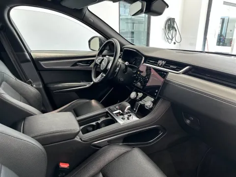 Jaguar F-Pace 2.0d i4 mhev R-Dynamic S awd 204cv auto - Immagine 20