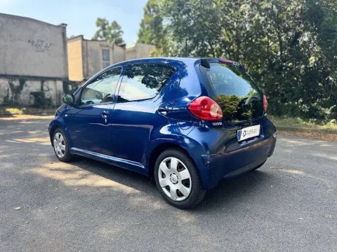 Toyota Aygo 5p 1.0 Deep Ocean Connect m-mt - Immagine 7