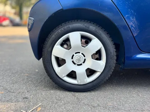 Toyota Aygo 5p 1.0 Deep Ocean Connect m-mt - Immagine 12