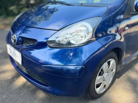 Toyota Aygo 5p 1.0 Deep Ocean Connect m-mt - Immagine 13