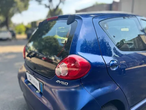 Toyota Aygo 5p 1.0 Deep Ocean Connect m-mt - Immagine 15