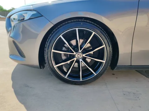 Mercedes A 200 d Executive - Immagine 9