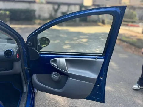 Toyota Aygo 5p 1.0 Deep Ocean Connect m-mt - Immagine 18