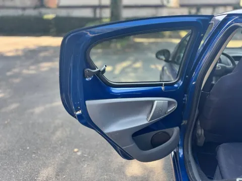 Toyota Aygo 5p 1.0 Deep Ocean Connect m-mt - Immagine 20