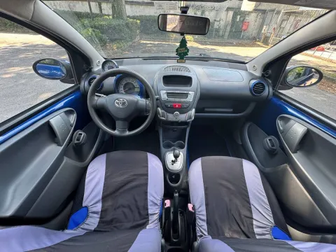 Toyota Aygo 5p 1.0 Deep Ocean Connect m-mt - Immagine 23