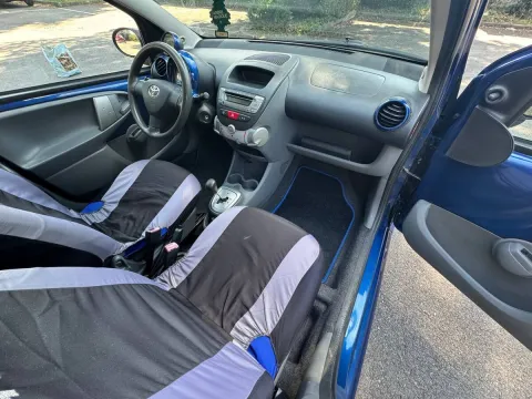 Toyota Aygo 5p 1.0 Deep Ocean Connect m-mt - Immagine 25