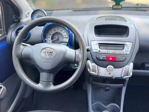 Toyota Aygo 5p 1.0 Deep Ocean Connect m-mt - Immagine 27