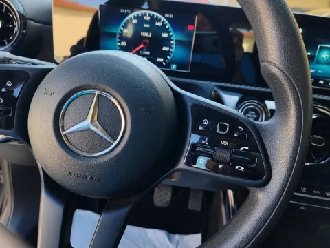 Mercedes A 200 d Executive - Immagine 15
