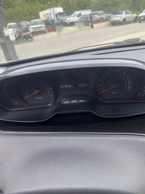 Peugeot 208 5p 1.0 puretech (vti) 12v Active - Immagine 9