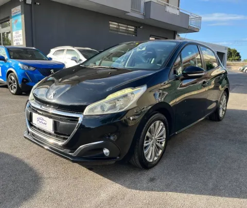 Peugeot 208 5p 1.6 bluehdi Allure 75cv - Immagine 1