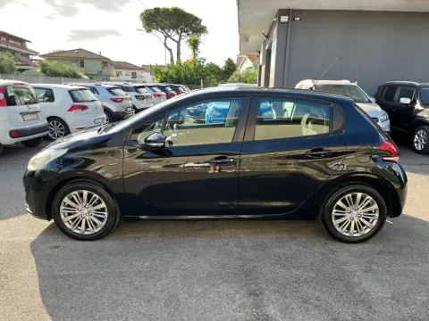 Peugeot 208 5p 1.6 bluehdi Allure 75cv - Immagine 2