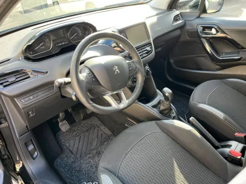 Peugeot 208 5p 1.6 bluehdi Allure 75cv - Immagine 9