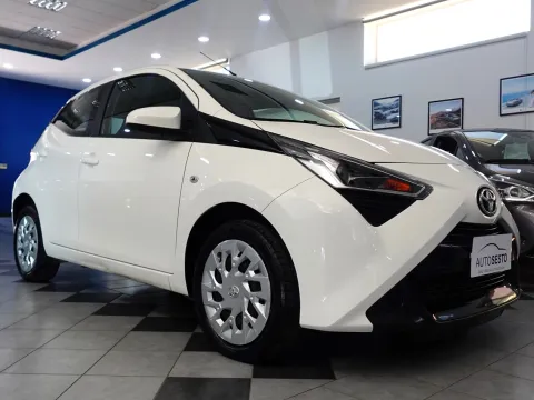 Toyota Aygo 5p 1.0 x-cool 72cv - Immagine 3