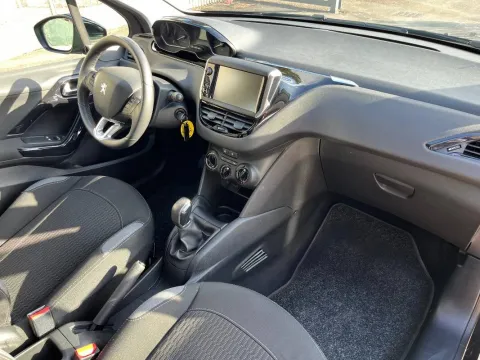 Peugeot 208 5p 1.6 bluehdi Allure 75cv - Immagine 11