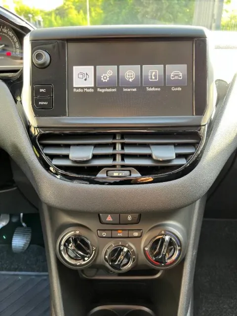 Peugeot 208 5p 1.6 bluehdi Allure 75cv - Immagine 17