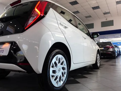 Toyota Aygo 5p 1.0 x-cool 72cv - Immagine 7