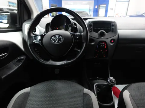 Toyota Aygo 5p 1.0 x-cool 72cv - Immagine 9