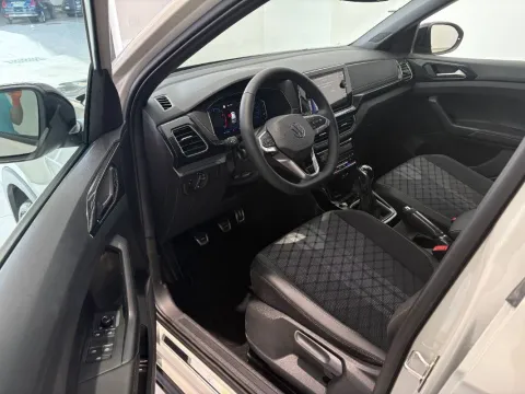 Volkswagen T-Cross 1.0 tsi R-Line 115cv - Immagine 10